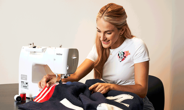 Equipment Brother Innov-is M380D Disney sewing, quilting and embroidery machine