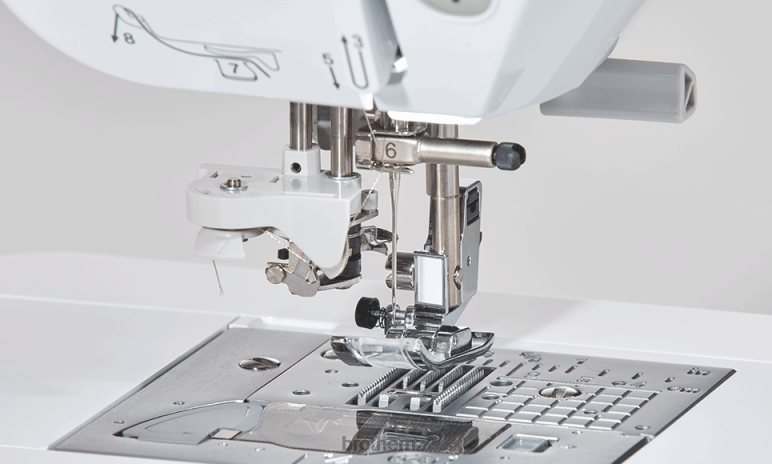 Equipment Brother Innov-is NV2700 home sewing, quilting and embroidery machine